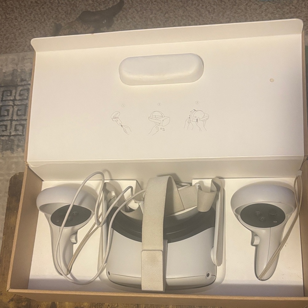 Oculus 2 meta quest White VR Headset with Controllers